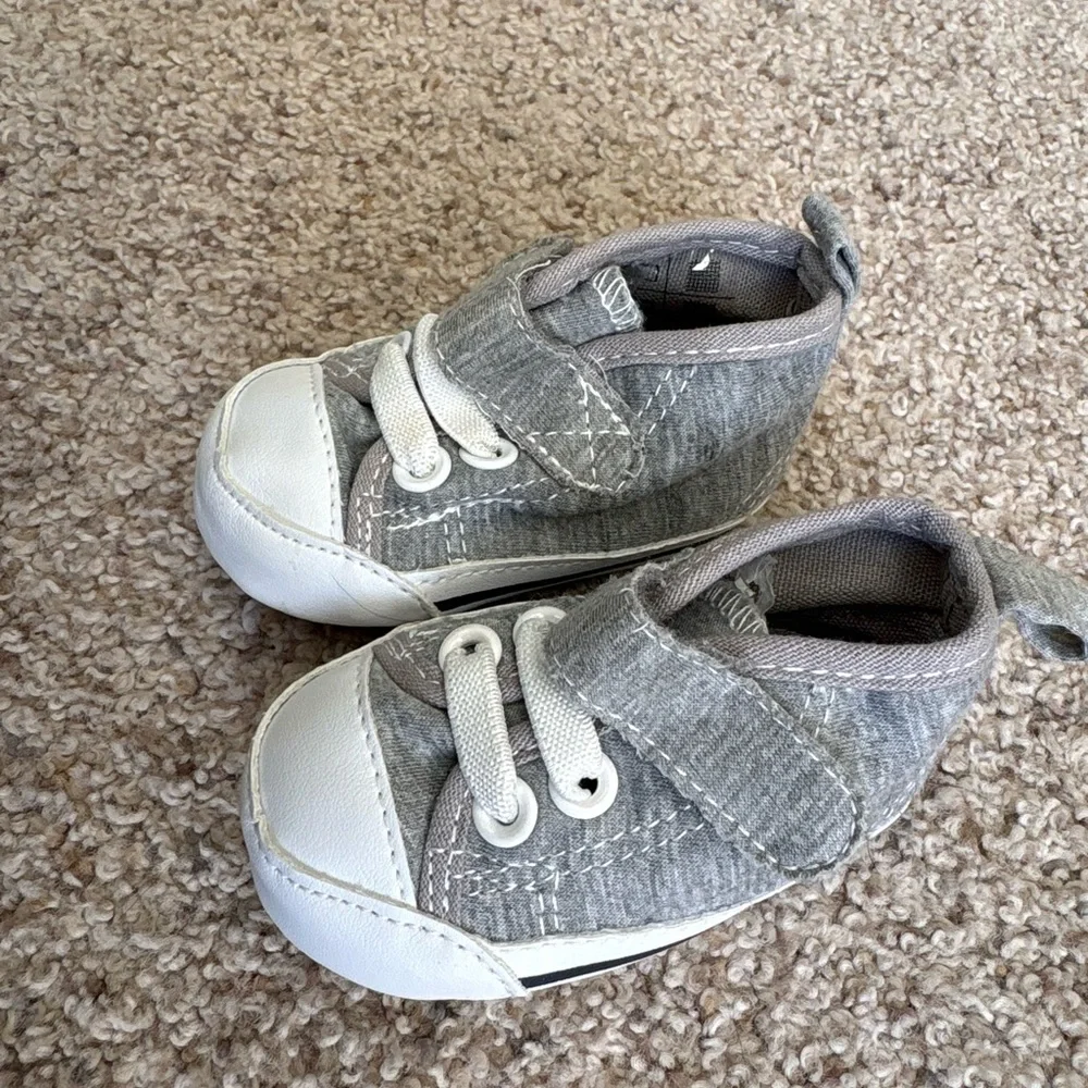 H&M Baby Shoes Grey And White Cloth Sneaker Size 14/15